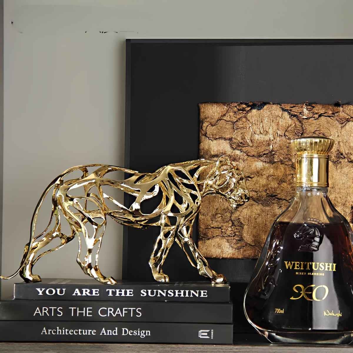 1pc Elegant Golden Metal Leopard Statue - Electroplated Craft Hollow Design Decorative Ornament, Modern Jungle Theme Home Decoration, Suitable for Various Room Types, No Power Supply Required