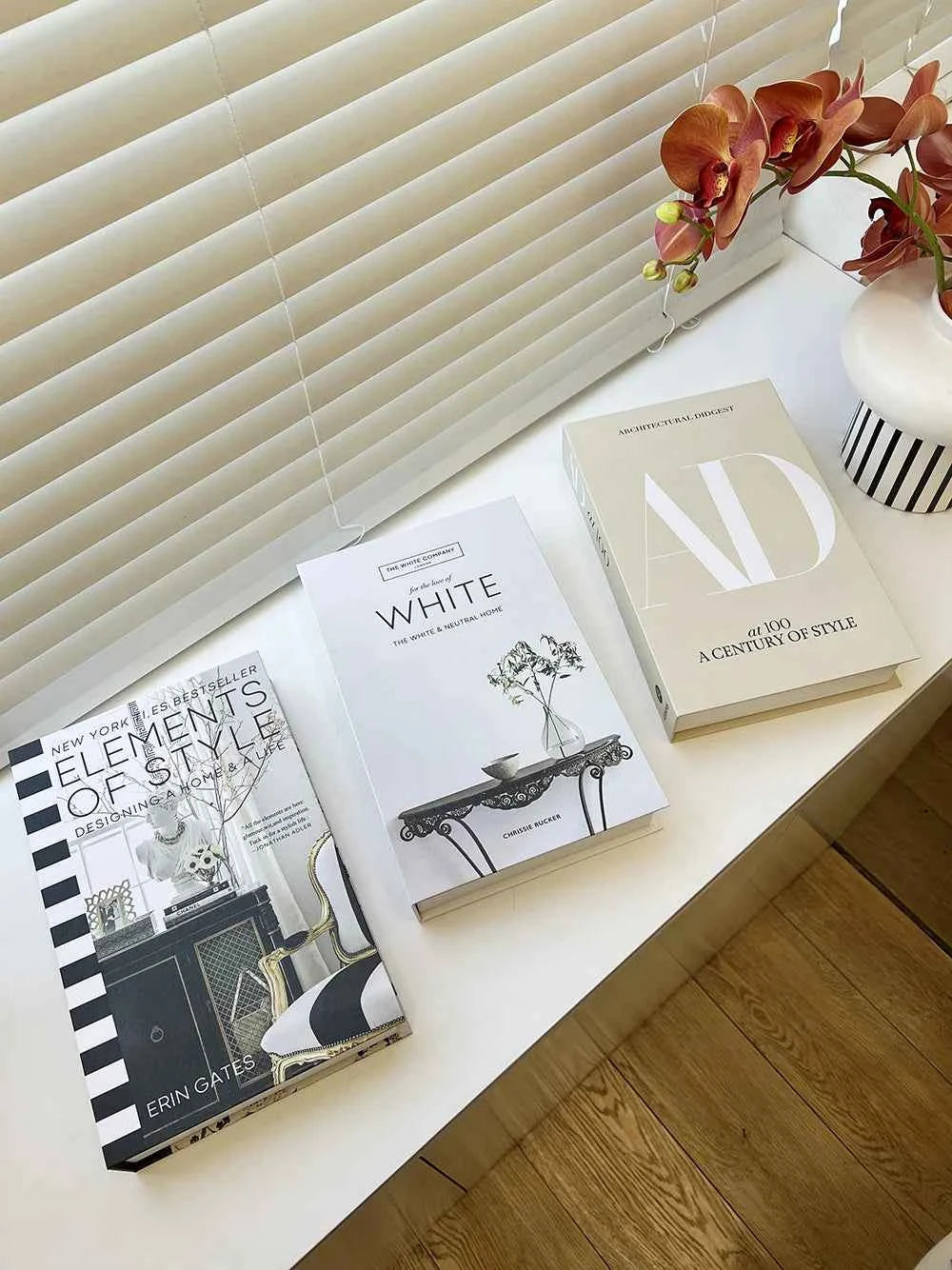 Fashion Art Openable Fake Books for Decoration Storage Box New Hotle Decorative Book for Living Room Simulation Books Home Decor