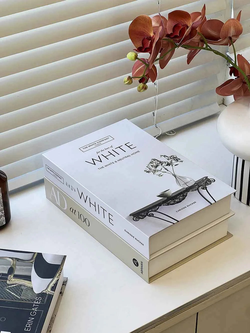 Fashion Art Openable Fake Books for Decoration Storage Box New Hotle Decorative Book for Living Room Simulation Books Home Decor