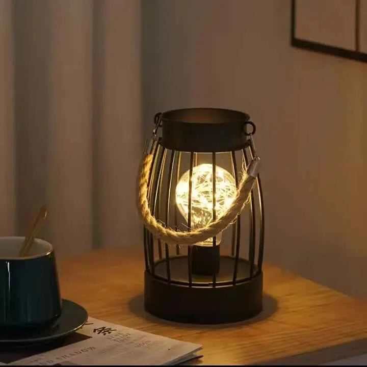 1PC Indoor Iron Wire Cage Design Night Light,Battery-Powered LED Lamp, Decorative Table Lighting for Bedroom, Living Room