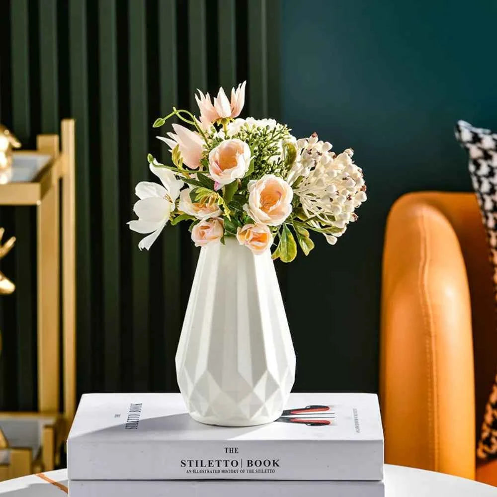 Diamond Shaped Flower Vase Fashion Imitation Ceramic Plastic Flower Pot Nordic Style Modern Flower Arrangement Living Room