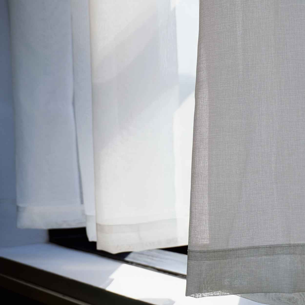 4pcs set, pure white breathable and lightweight curtains with a good drape effect for spring/summer, featuring top rod pocket design. Suitable for European and Middle Eastern markets, the fabric is comfortable and breathable,